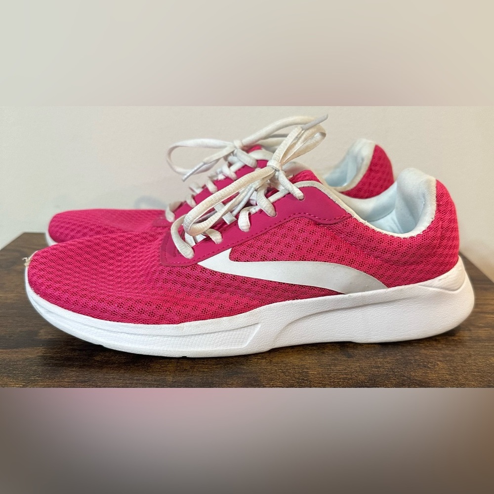 Athletic Works Pink Memory Foam Athletic Sneakers Size 7.5